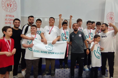 Otizmli yüzücü Alper’den 13 farklı stilde 13 şampiyonluk