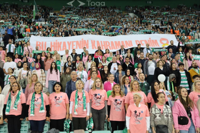 Bursa'da yeşil-beyaz tribünlerde pembe farkındalık