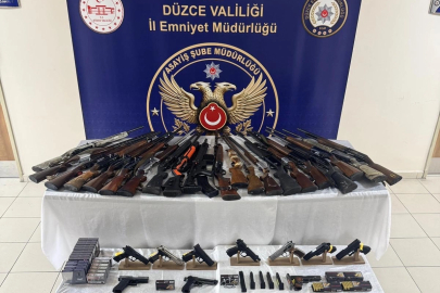 Düzce’de silah teşhirine 20 gözaltı!