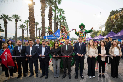 İzmir Kültürpark'ta rengarenk buluşma