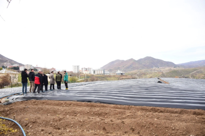 Batman Sason’da çilek üreticilerine ziyaret