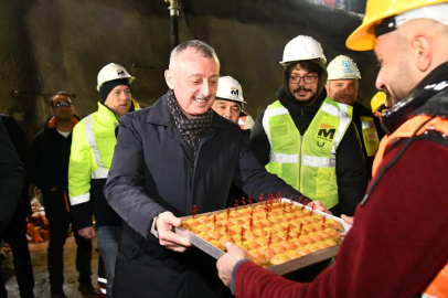 Kocaeli'de Başkan Büyükakın’dan baklavalı sürpriz ziyaretler