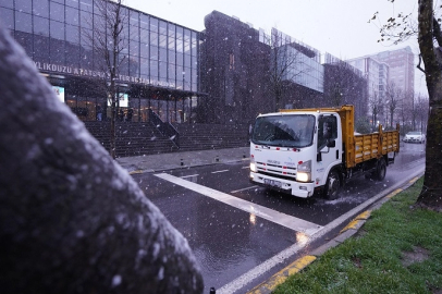 İstanbul Beylikdüzü'nde karla mücadele mesaisi