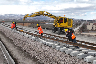 Ankara–İzmir Hızlı Tren hattında hummalı çalışma