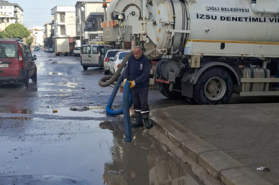 İzmir Çiğli'de fırtına ve sağanak seferberliği