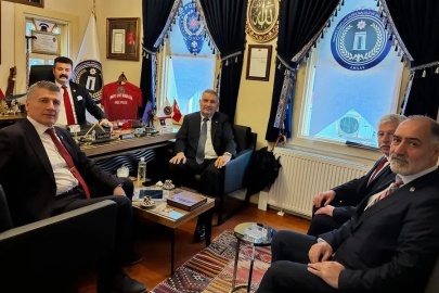 EMSAV’a emekli polis başkanlarından anlamlı ziyaret