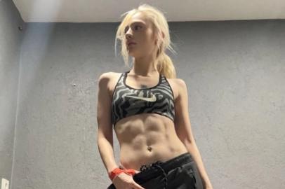 Nevide Çiçek'ten 'karın kası' şov