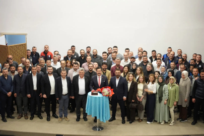 Bursa Yenişehir'de bayramlaşmada Başkan Özel'e doğum günü sürprizi