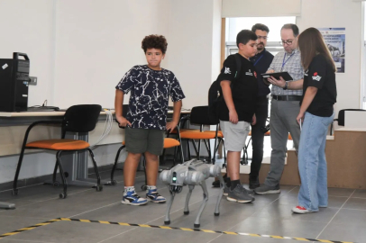Ortaokul ve lise öğrencileri BTÜ’de robotlarla tanıştı