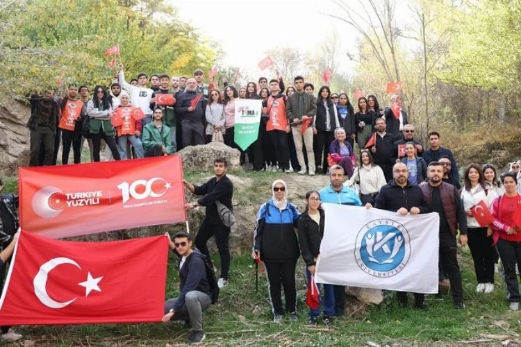 Kayseri Üniversitesi'nden Koramaz Vadisi'nde renkli yürüyüş